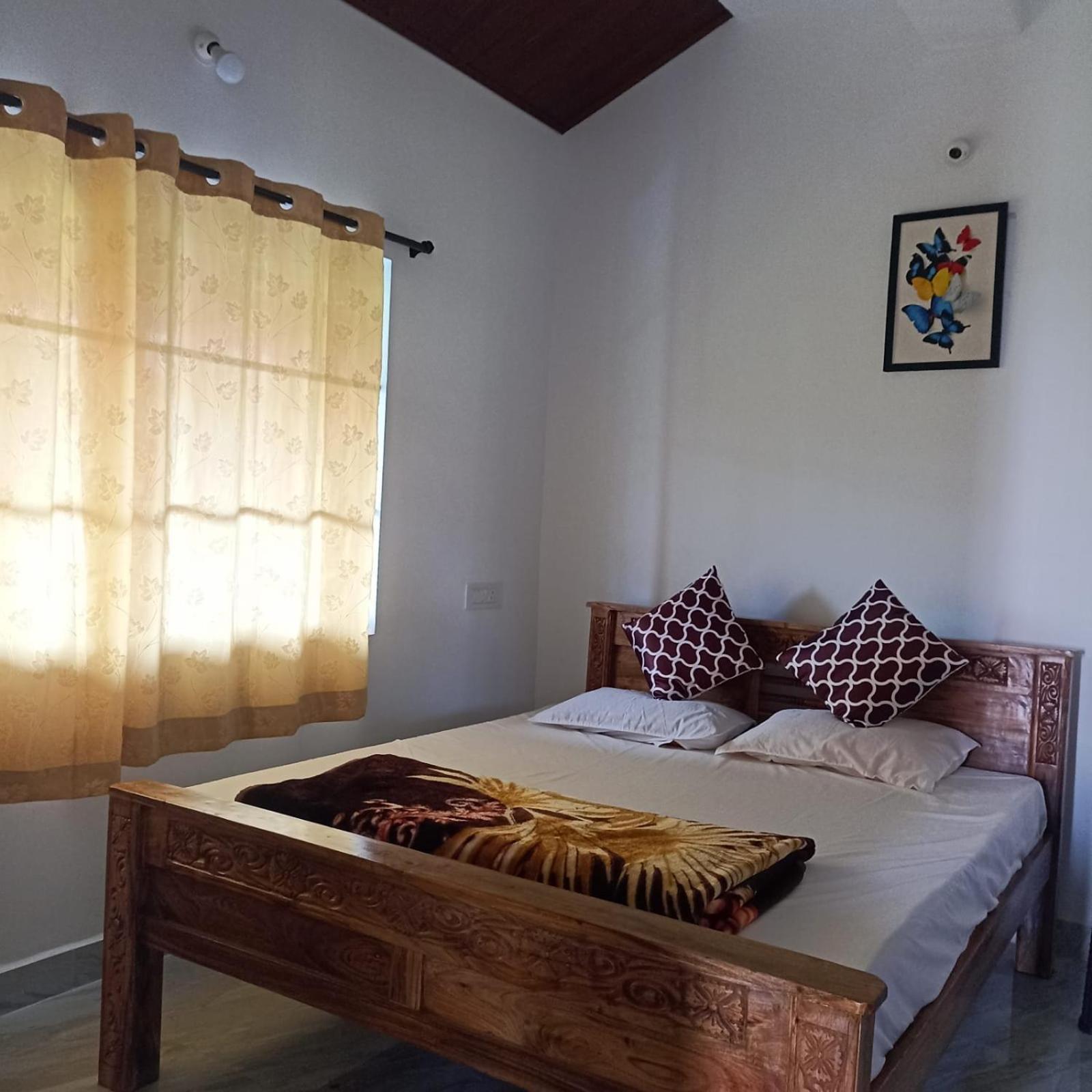 Cloudy Adobe Villa Madikeri Exterior photo